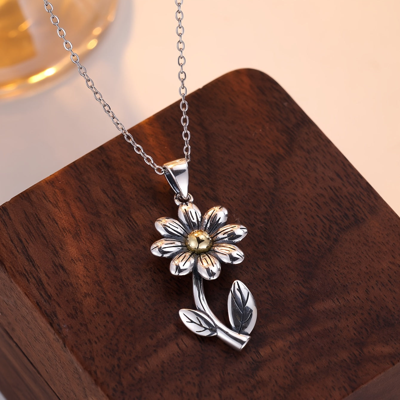 925 Sterling Silver Simple Daisy Pendant Necklace - Boho Party Favors Jewelry